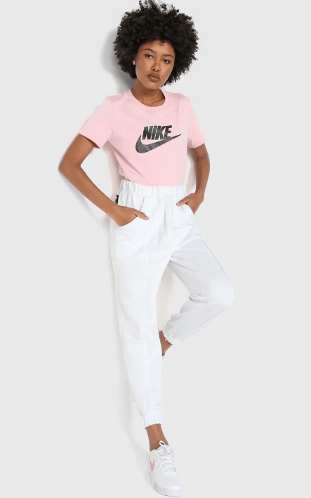 Camiseta Nike Sportswear Essential Feminina - S3T MULTIMARCAS TEODORO